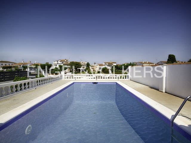 3 makuuhuone Huvila myytävänä paikassa Empuriabrava, Castelló d'Empúries mukana uima-altaan 
autotalli - 1 039 000 € (Ref: 9005788)