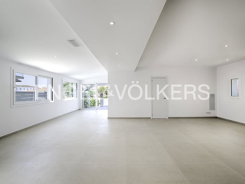 3 chambre Villa/Maison à vendre à Empuriabrava avec piscine garage - 975 000 € (Ref: 9005788)