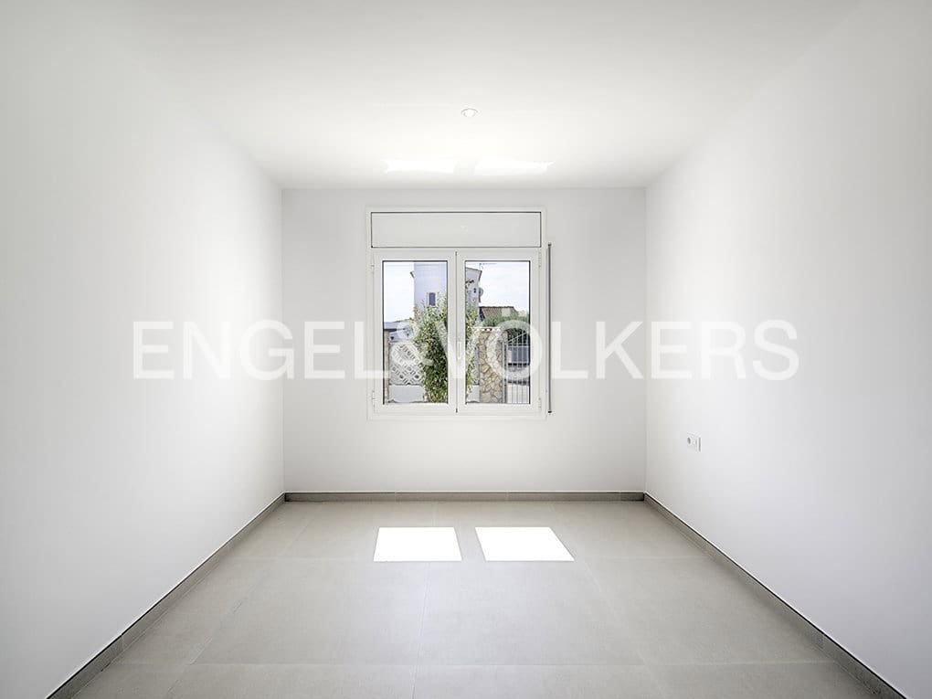 3 chambre Villa/Maison à vendre à Empuriabrava avec piscine garage - 975 000 € (Ref: 9005788)