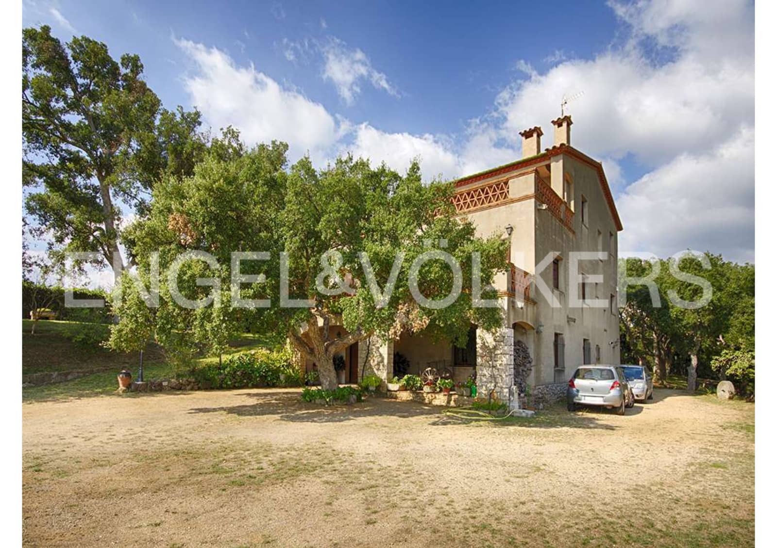 5 soveværelse Finca/Landehus til salg i Darnius med garage - € 895.000 (Ref: 9005790)