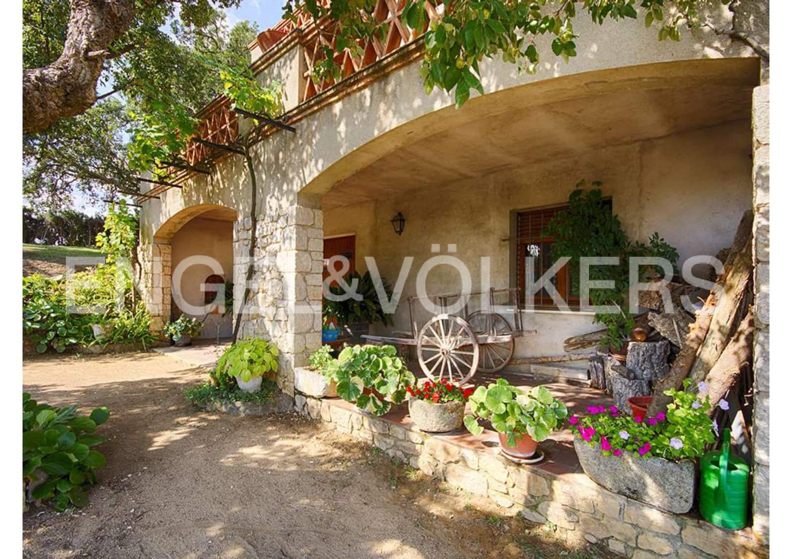 5 sovrum Finca/Hus på landet till salu i Darnius med garage - 895 000 € (Ref: 9005790)