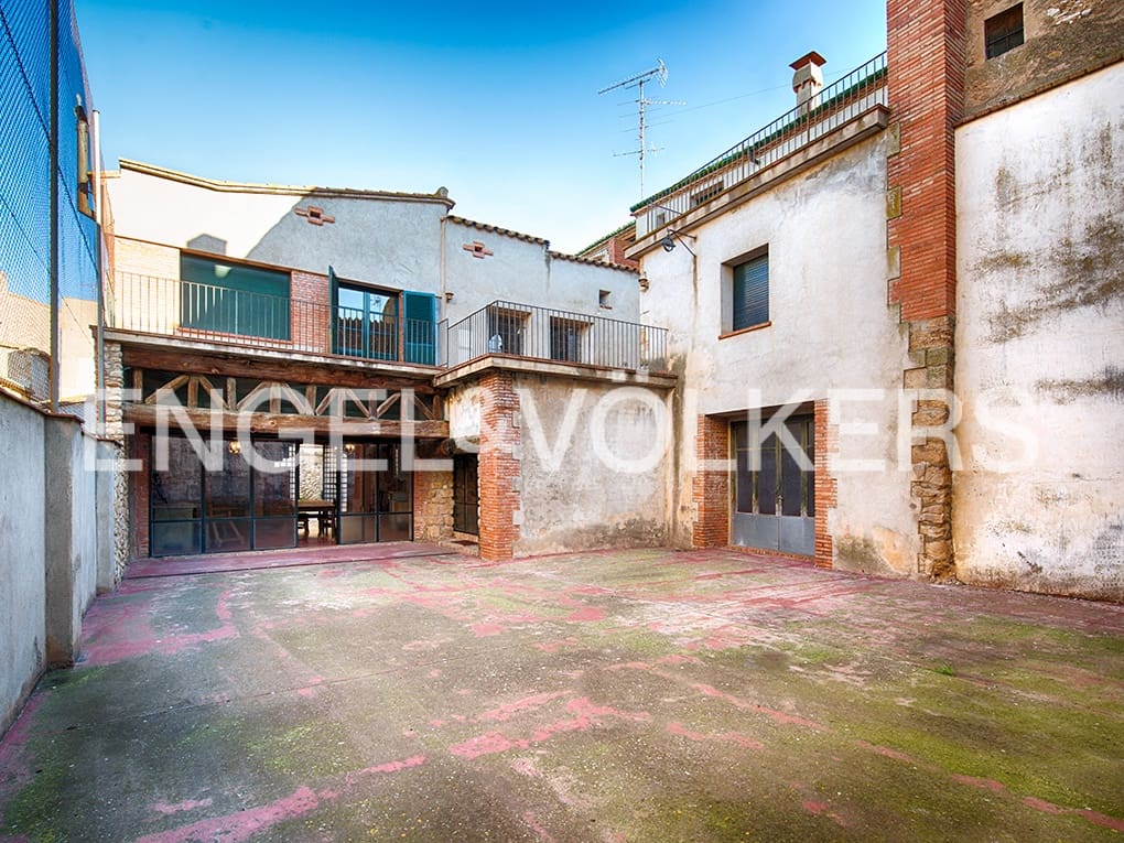 10 soveværelse Byhus til salg i Navata med garage - € 650.000 (Ref: 9005791)