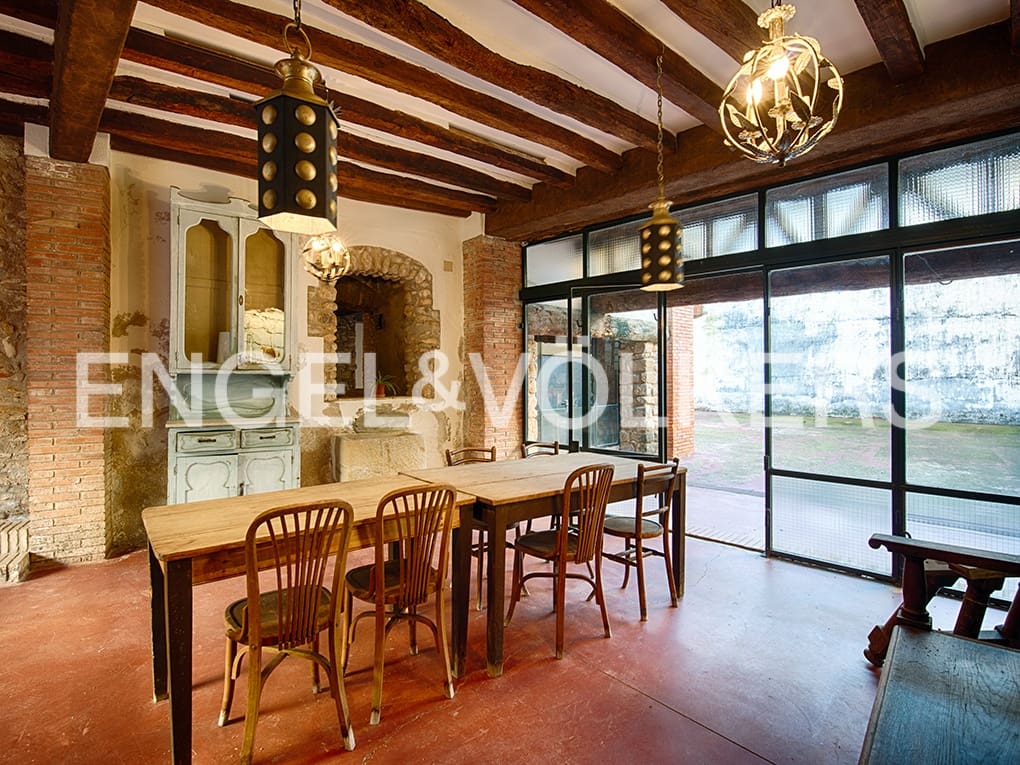 10 soveværelse Byhus til salg i Navata med garage - € 650.000 (Ref: 9005791)