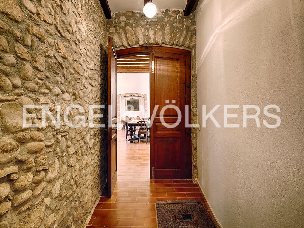 10 soveværelse Byhus til salg i Navata med garage - € 650.000 (Ref: 9005791)