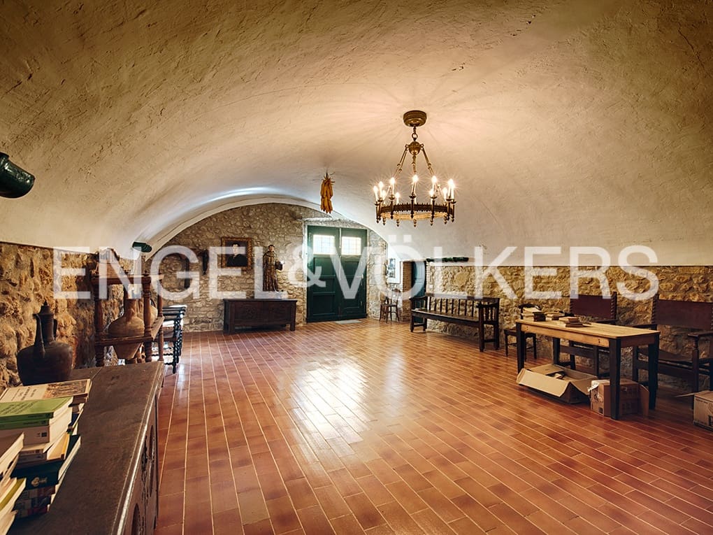 10 soveværelse Byhus til salg i Navata med garage - € 650.000 (Ref: 9005791)