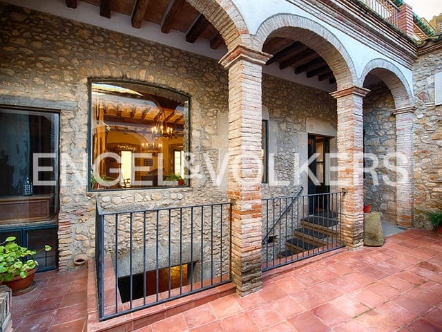 10 Zimmer Haus zu verkaufen in Navata mit Garage - 637.000 € (Ref: 9005791)
