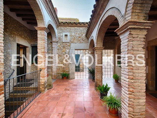 10 Zimmer Haus zu verkaufen in Navata mit Garage - 637.000 € (Ref: 9005791)