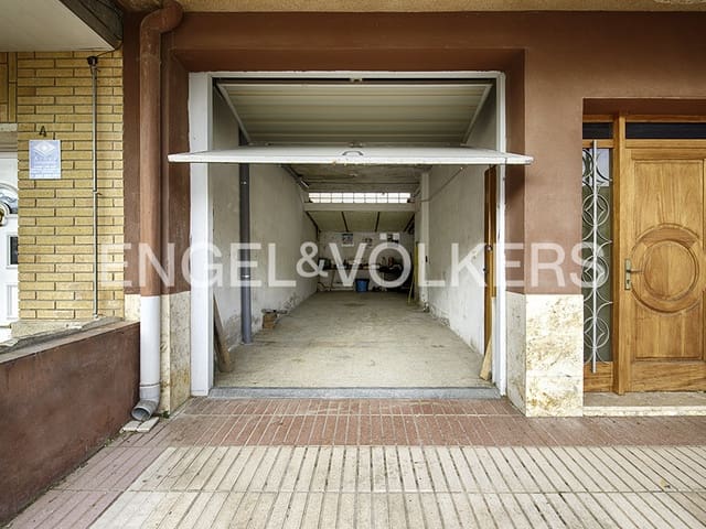 3 bedroom Commercial for sale in Vilamalla with garage - € 550,000 (Ref: 9005792)