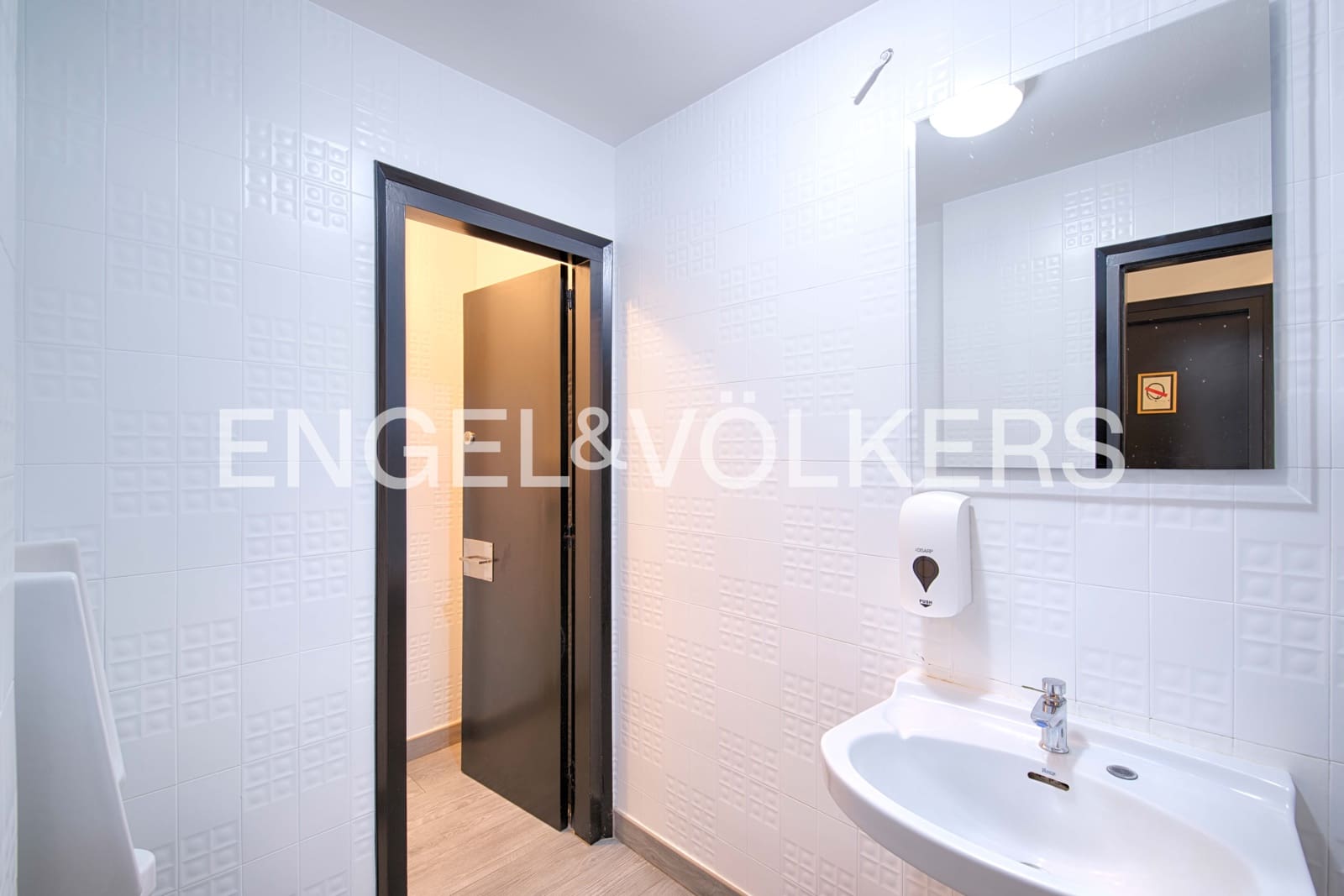 9 soveværelse Erhverv til salg i Llanca - € 750.000 (Ref: 9005796)