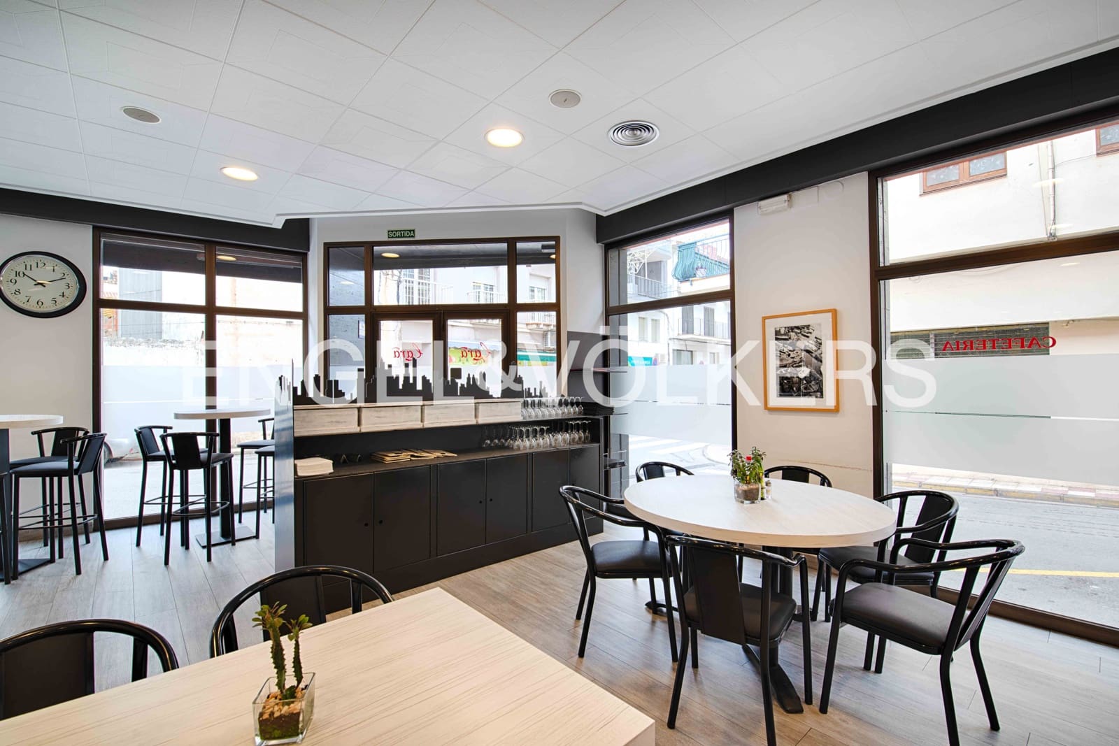 9 soveværelse Erhverv til salg i Llanca - € 750.000 (Ref: 9005796)