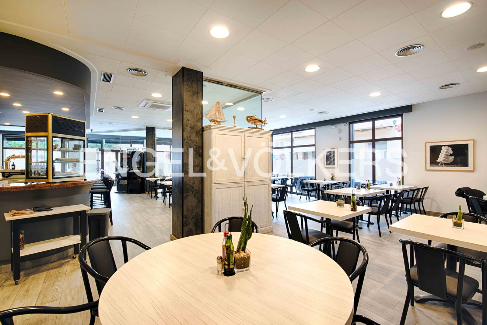 9 soveværelse Erhverv til salg i Llanca - € 750.000 (Ref: 9005796)