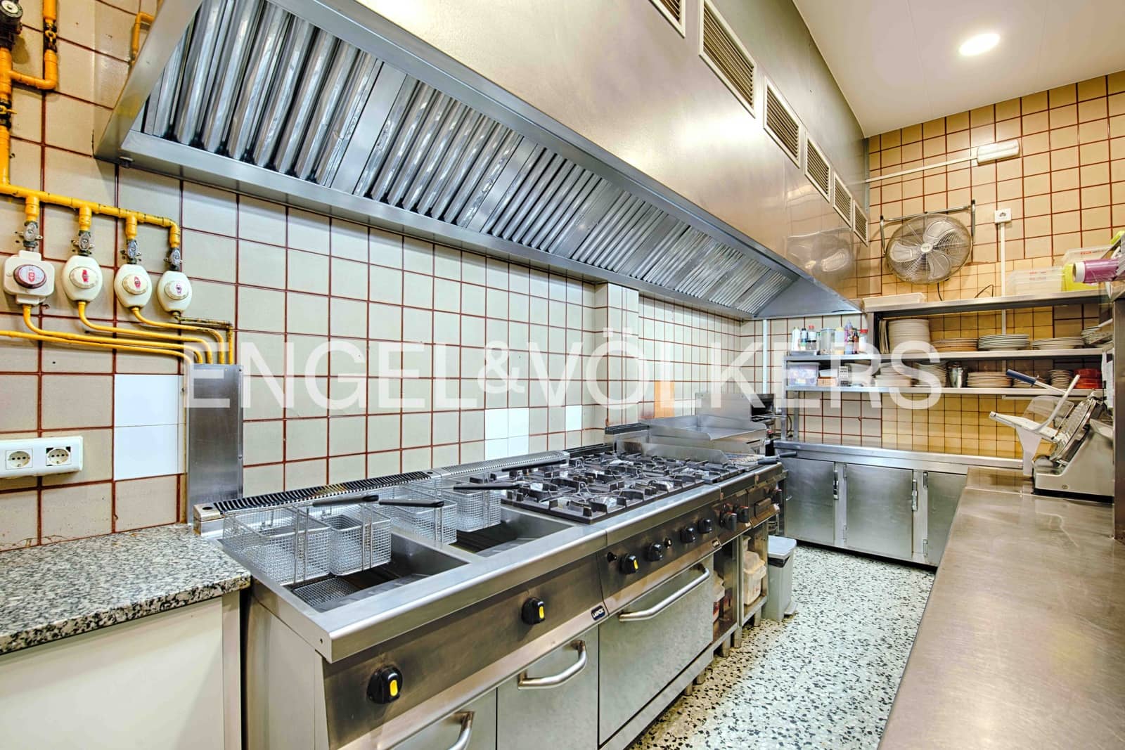 9 soveværelse Erhverv til salg i Llanca - € 750.000 (Ref: 9005796)