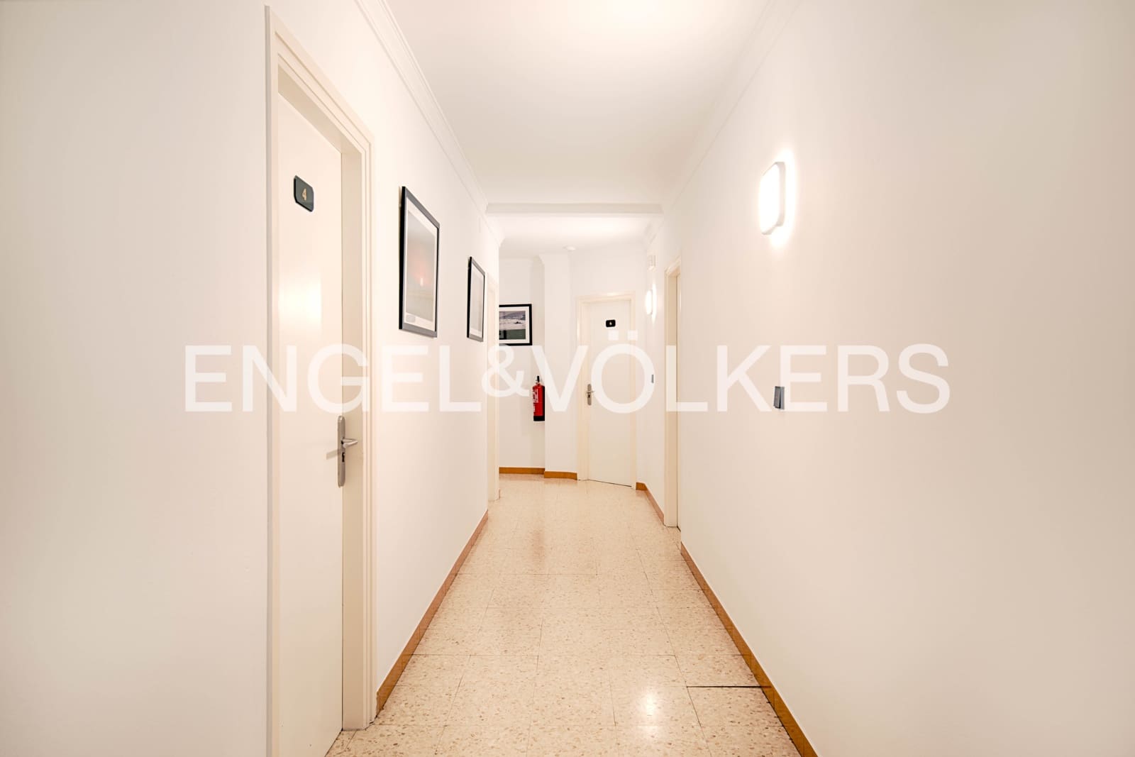 9 soveværelse Erhverv til salg i Llanca - € 750.000 (Ref: 9005796)