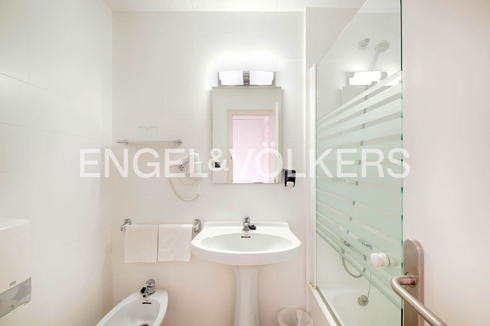 9 soveværelse Erhverv til salg i Llanca - € 750.000 (Ref: 9005796)