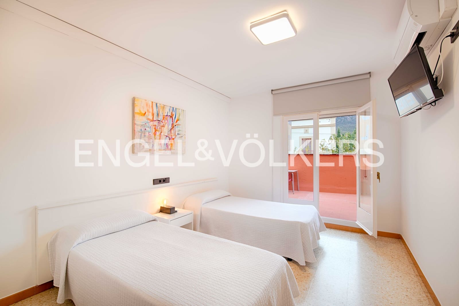 9 soveværelse Erhverv til salg i Llanca - € 750.000 (Ref: 9005796)