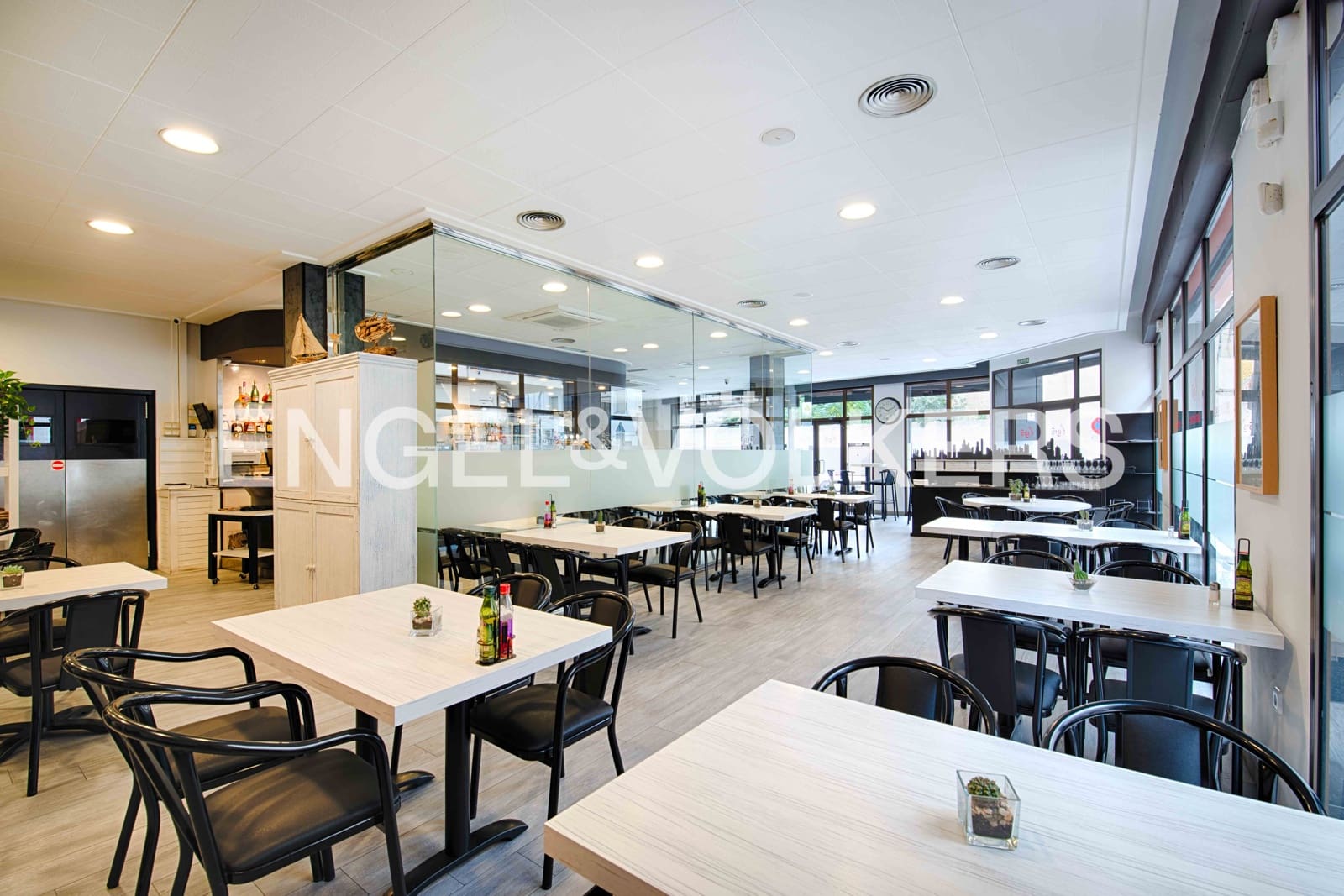 9 soveværelse Erhverv til salg i Llanca - € 750.000 (Ref: 9005796)