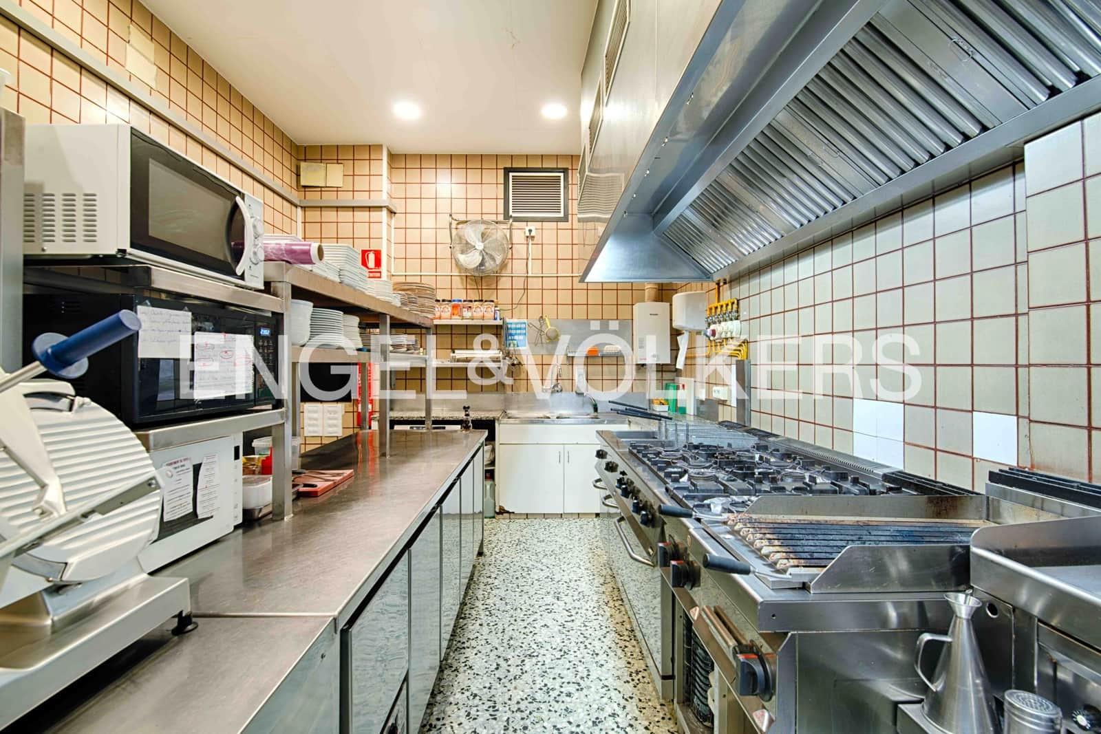 9 soveværelse Erhverv til salg i Llanca - € 750.000 (Ref: 9005796)