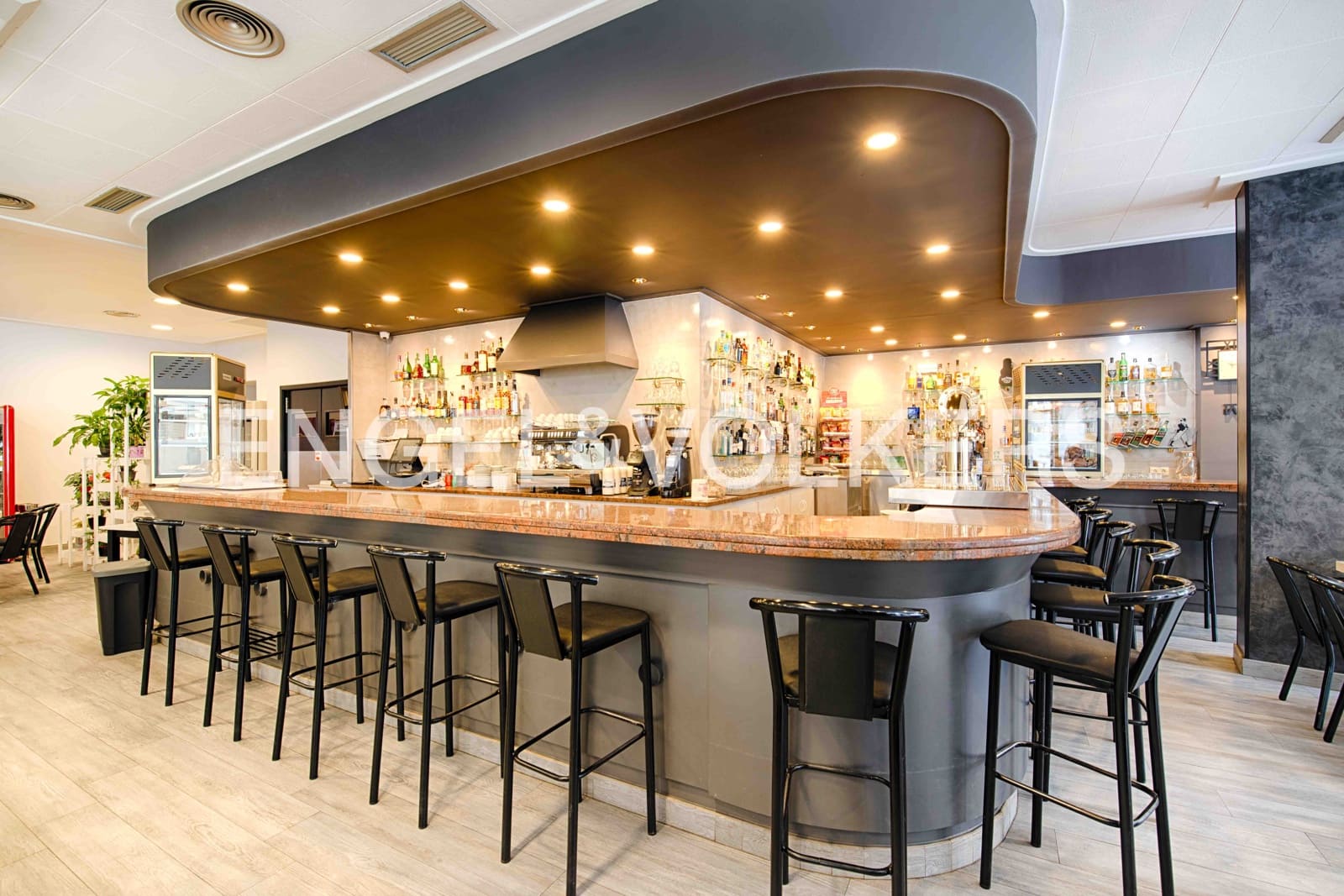 9 soveværelse Erhverv til salg i Llanca - € 750.000 (Ref: 9005796)