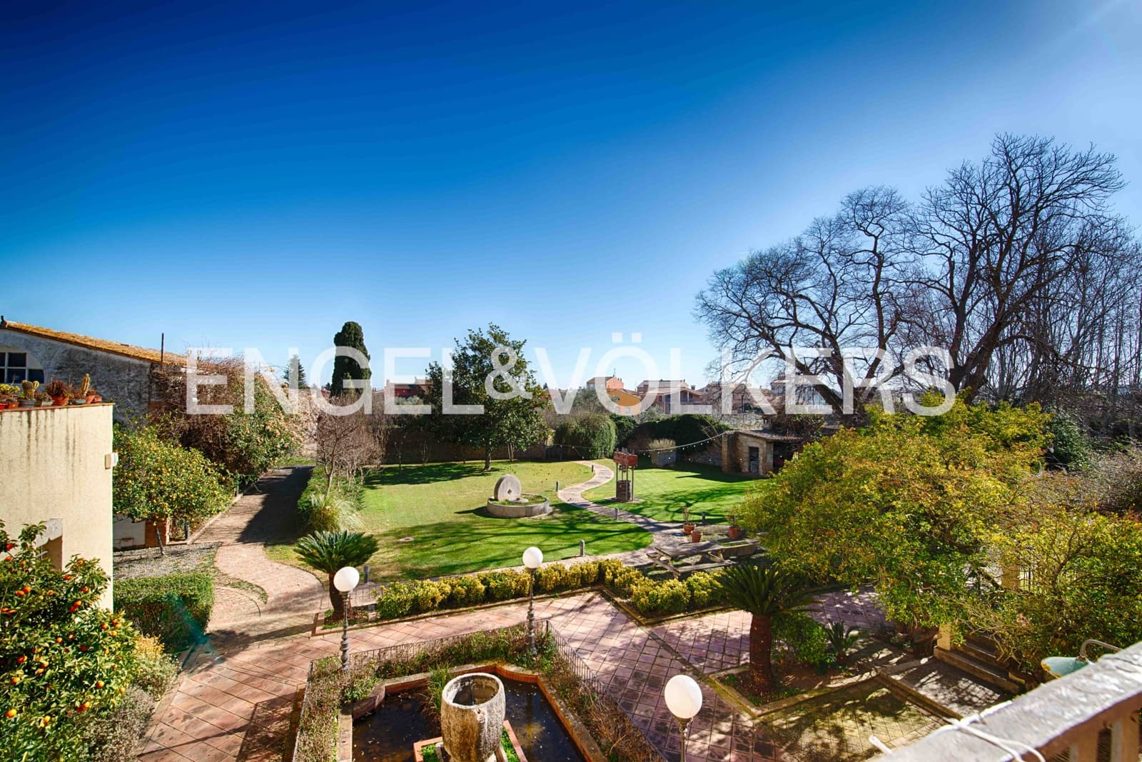 10 sypialnia Finka/Dom wiejski na sprzedaż w Borrassa z basenem garażem - 3 000 000 € (Ref: 9005798)