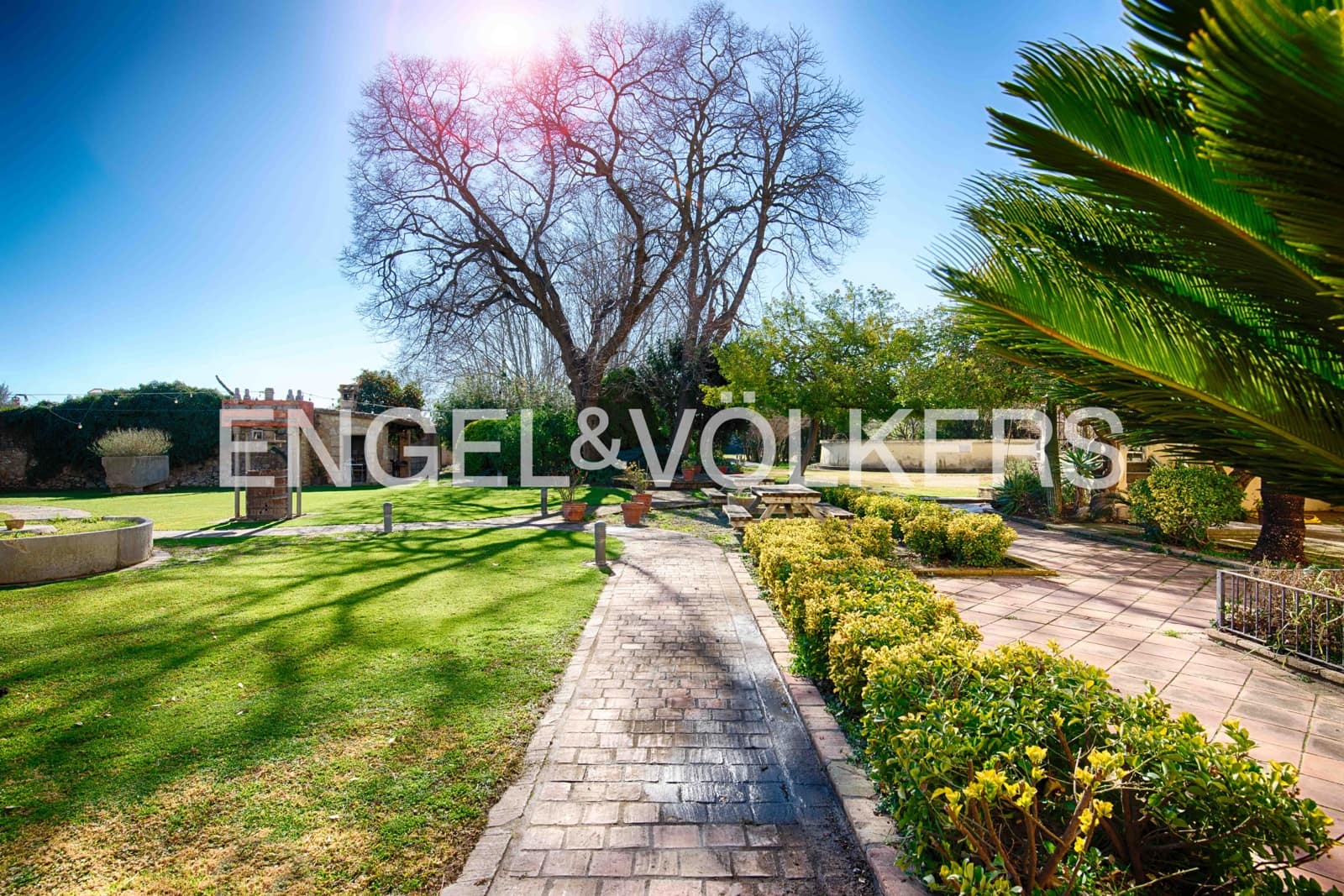 10 sypialnia Finka/Dom wiejski na sprzedaż w Borrassa z basenem garażem - 3 000 000 € (Ref: 9005798)