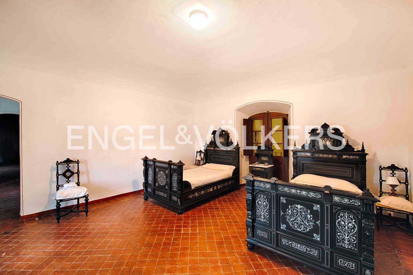 10 sypialnia Finka/Dom wiejski na sprzedaż w Borrassa z basenem garażem - 3 000 000 € (Ref: 9005798)