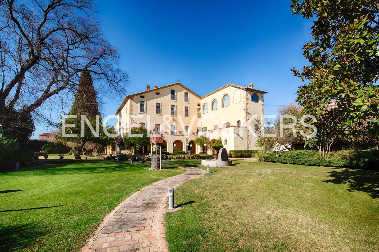 10 sypialnia Finka/Dom wiejski na sprzedaż w Borrassa z basenem garażem - 3 000 000 € (Ref: 9005798)