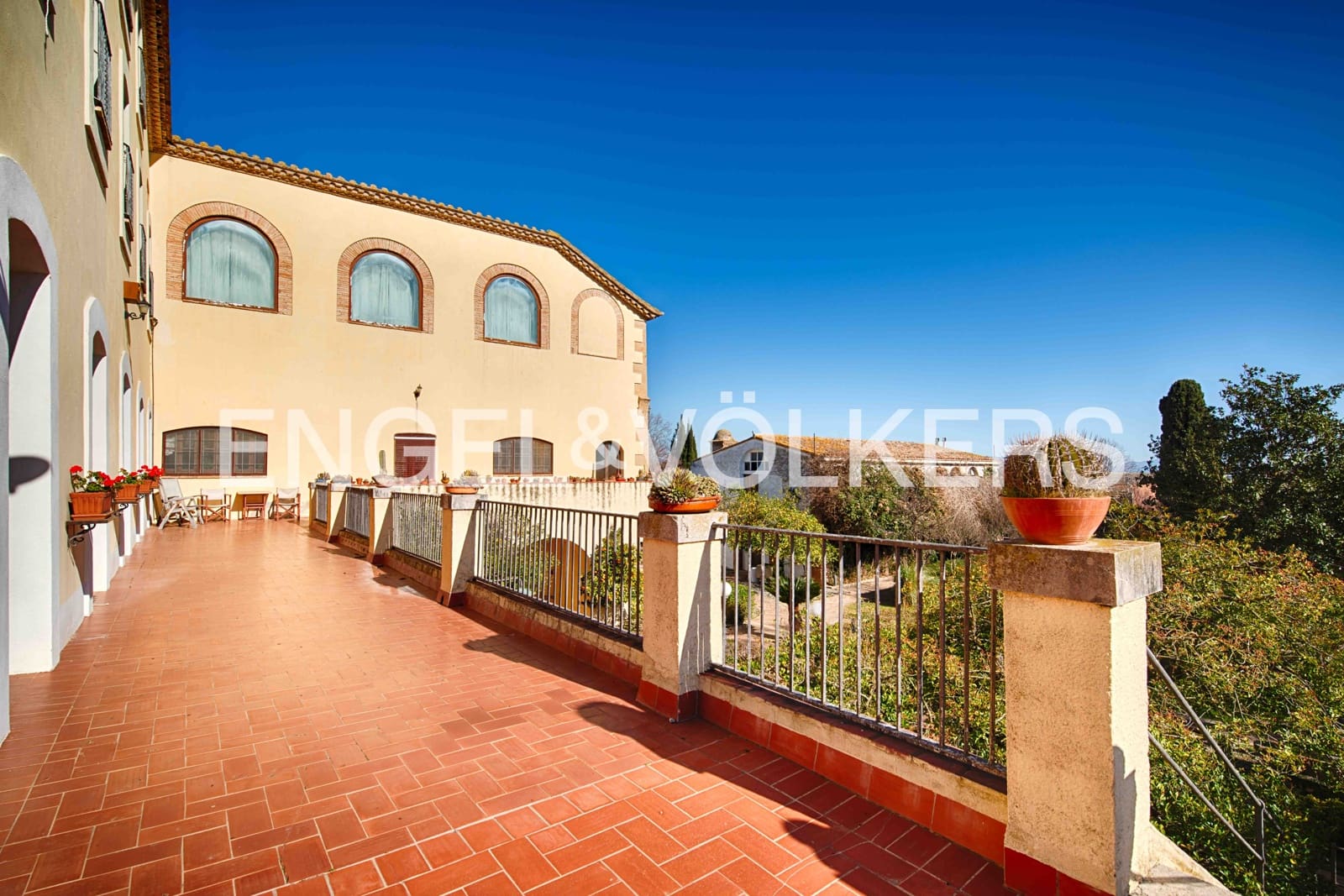 10 sypialnia Finka/Dom wiejski na sprzedaż w Borrassa z basenem garażem - 3 000 000 € (Ref: 9005798)