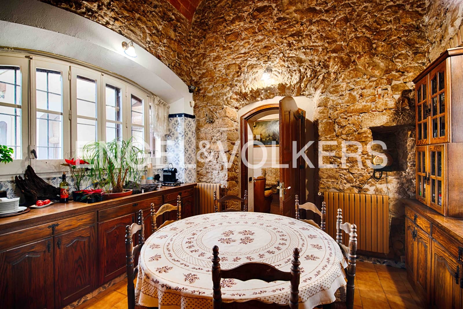 10 sypialnia Finka/Dom wiejski na sprzedaż w Borrassa z basenem garażem - 3 000 000 € (Ref: 9005798)