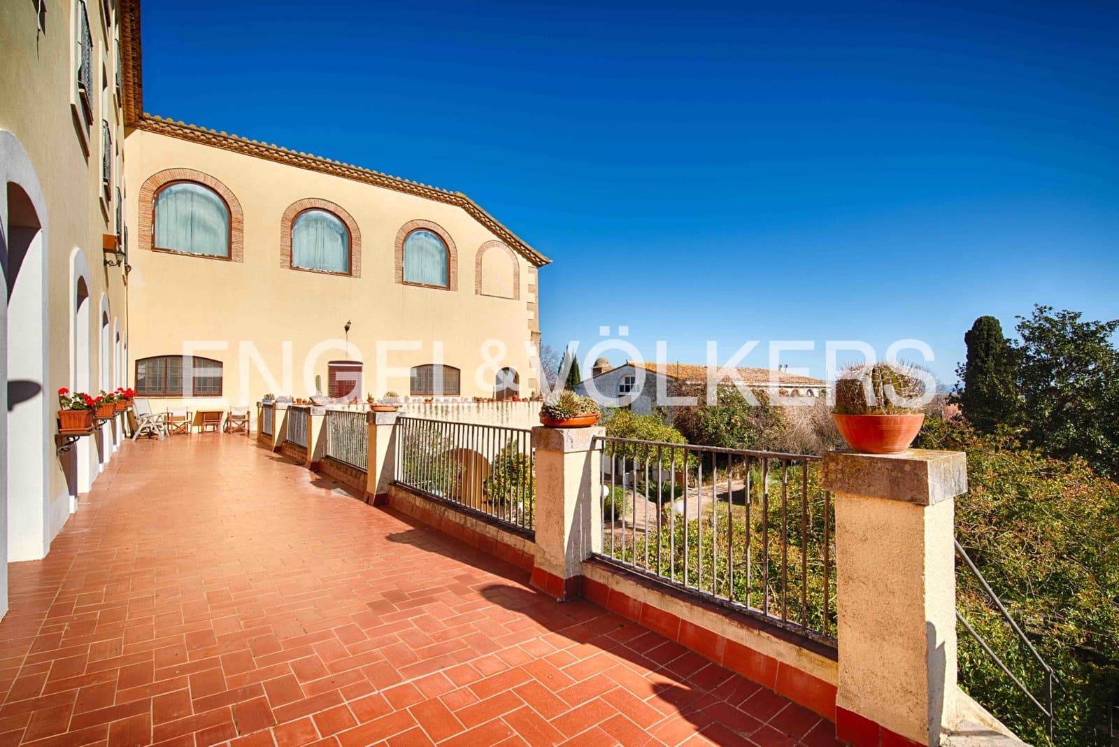 10 quarto Quinta/Casa Rural para venda em Borrassa com piscina garagem - 3 000 000 € (Ref: 9005798)
