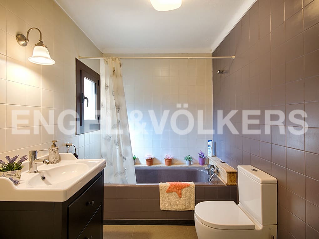 3 soveværelse Byhus til salg i Peralada med garage - € 370.000 (Ref: 9005800)