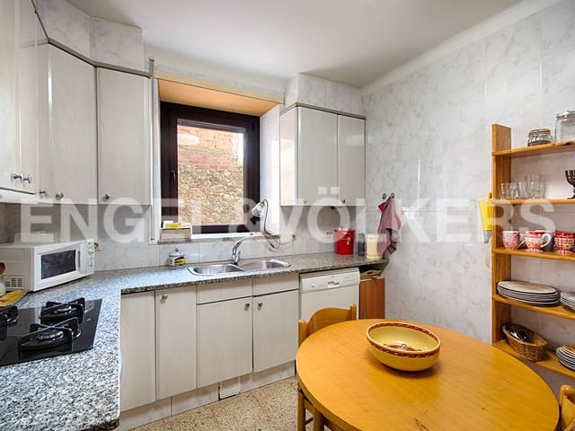 3 bedroom Townhouse for sale in Peralada with garage - € 370,000 (Ref: 9005800)