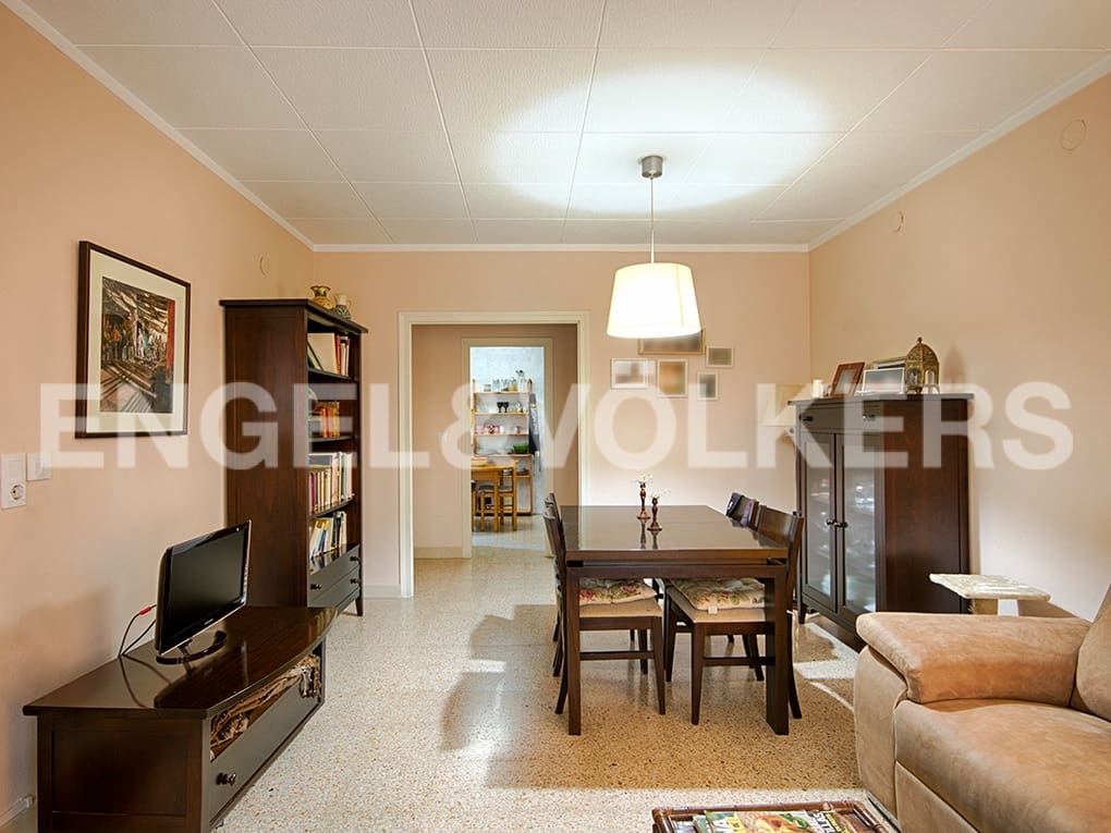 3 soveværelse Byhus til salg i Peralada med garage - € 370.000 (Ref: 9005800)