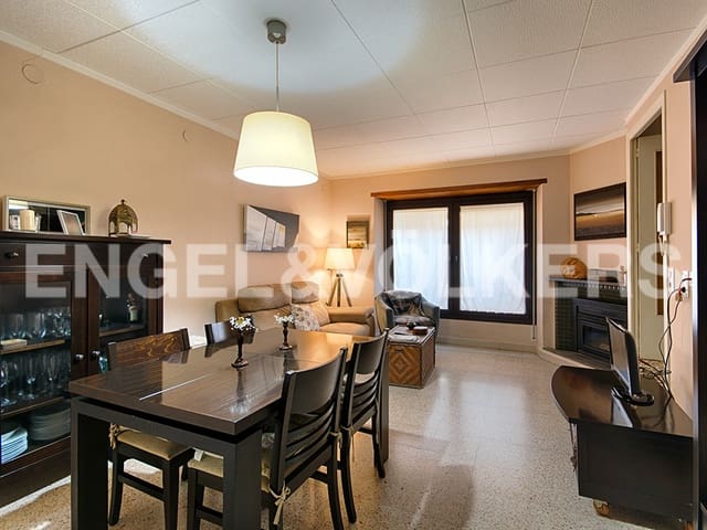 3 bedroom Townhouse for sale in Peralada with garage - € 370,000 (Ref: 9005800)