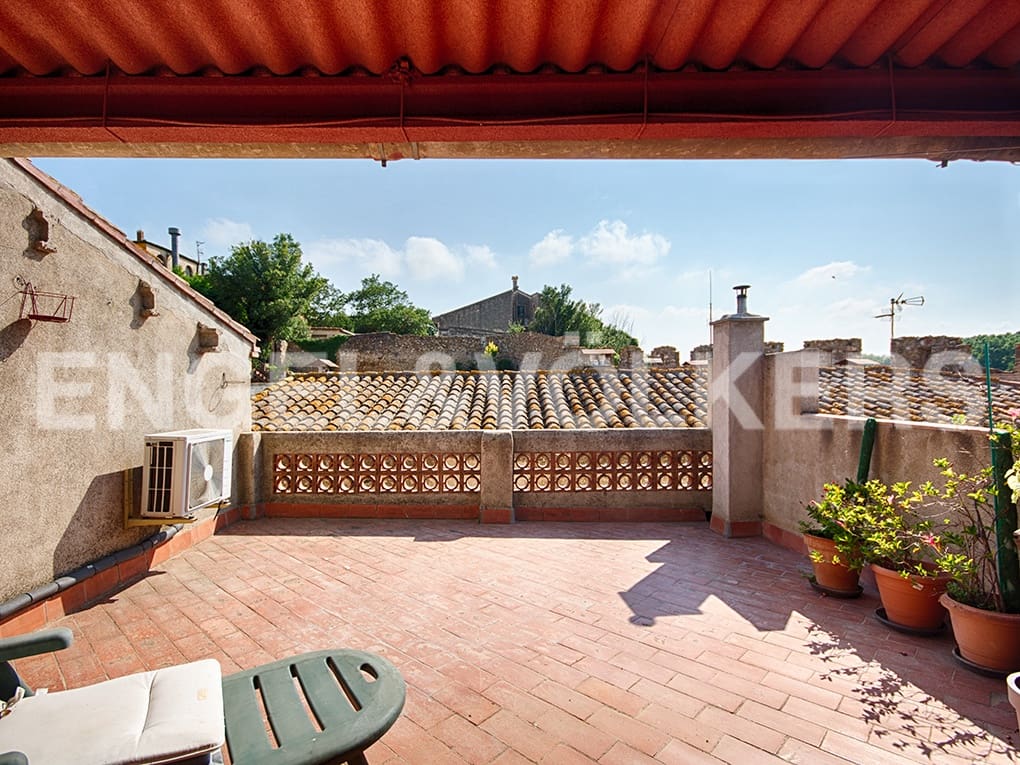 3 soveværelse Byhus til salg i Peralada med garage - € 370.000 (Ref: 9005800)