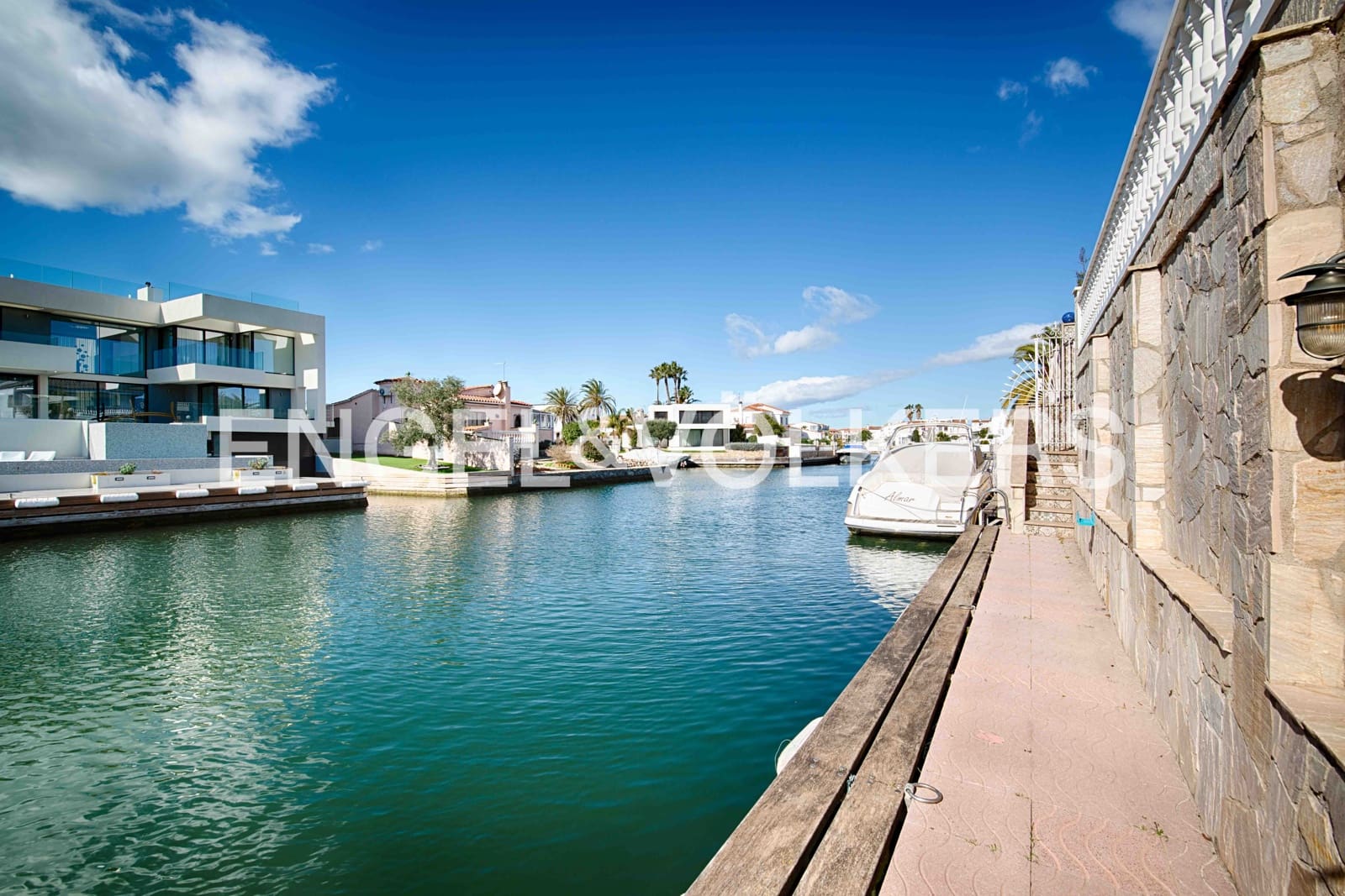 4 quarto Moradia para venda em Empuriabrava com piscina garagem - 1 125 000 € (Ref: 9005803)