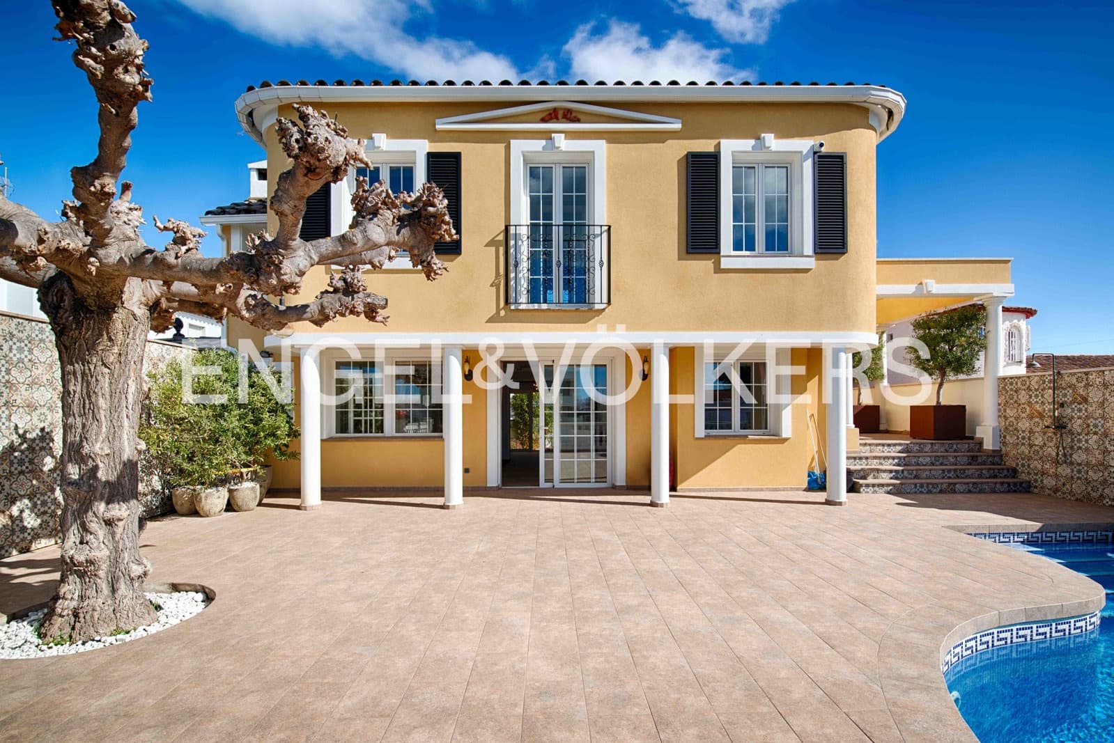 4 sovrum Villa till salu i Empuriabrava med pool garage - 995 000 € (Ref: 9005803)