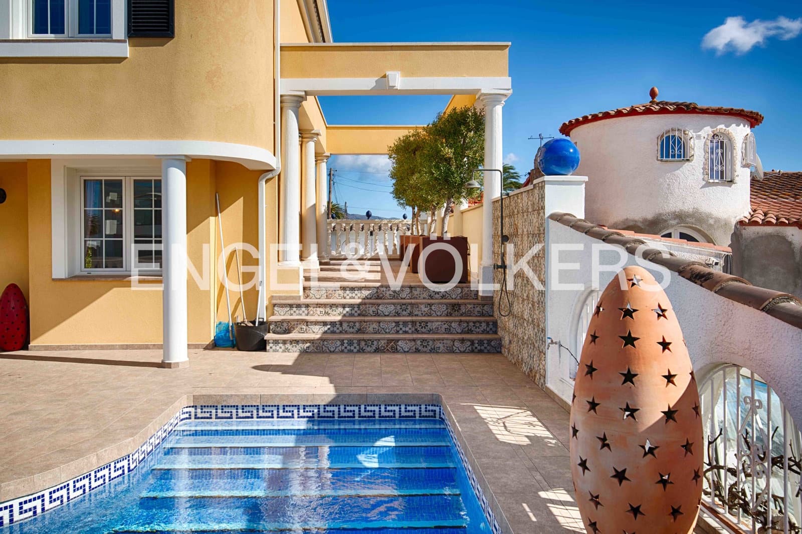 4 sovrum Villa till salu i Empuriabrava med pool garage - 995 000 € (Ref: 9005803)