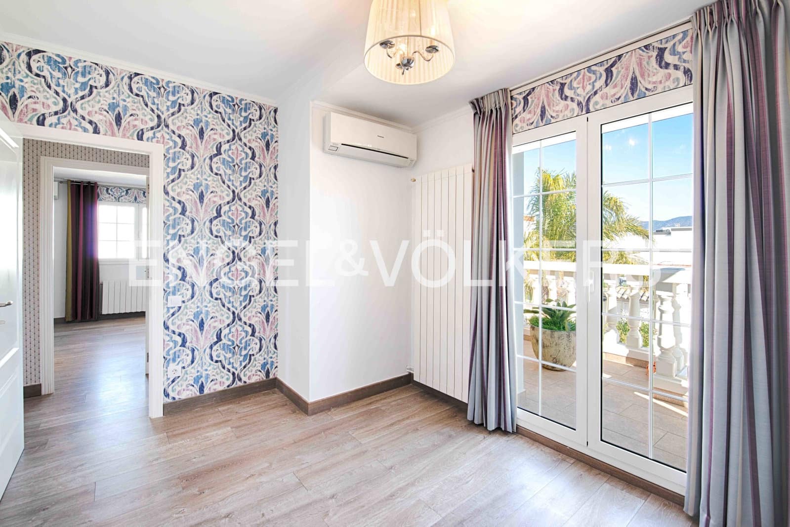 4 sovrum Villa till salu i Empuriabrava med pool garage - 995 000 € (Ref: 9005803)