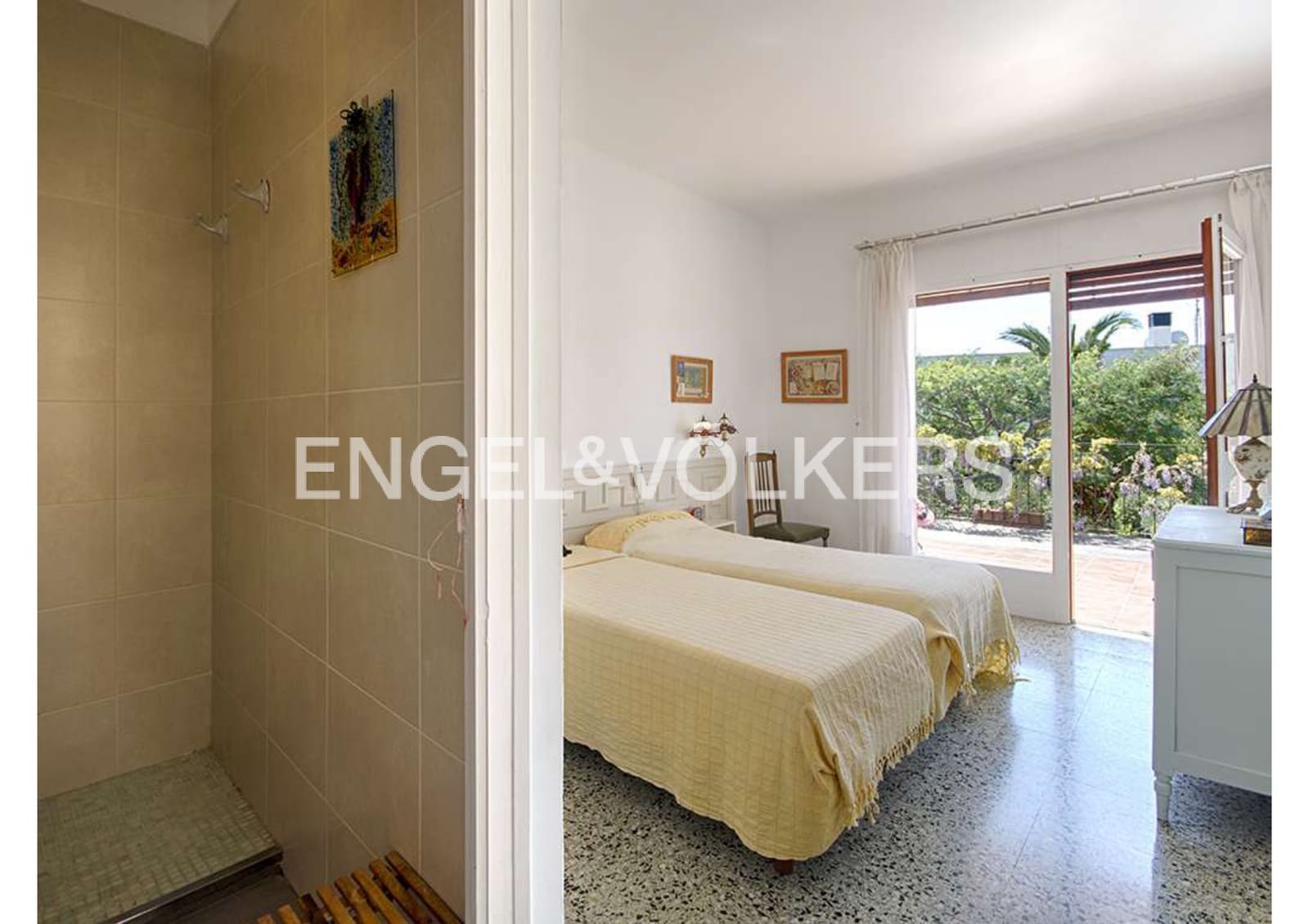 6 makuuhuone Huvila myytävänä paikassa Llanca mukana 
autotalli - 750 000 € (Ref: 9005805)