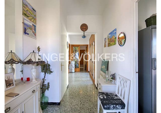 6 bedroom Villa for sale in Llançà with garage - € 750,000 (Ref: 9005805)