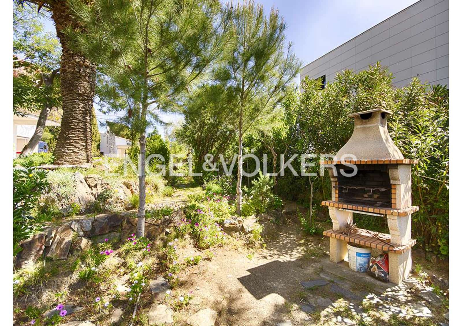 6 makuuhuone Huvila myytävänä paikassa Llanca mukana 
autotalli - 750 000 € (Ref: 9005805)