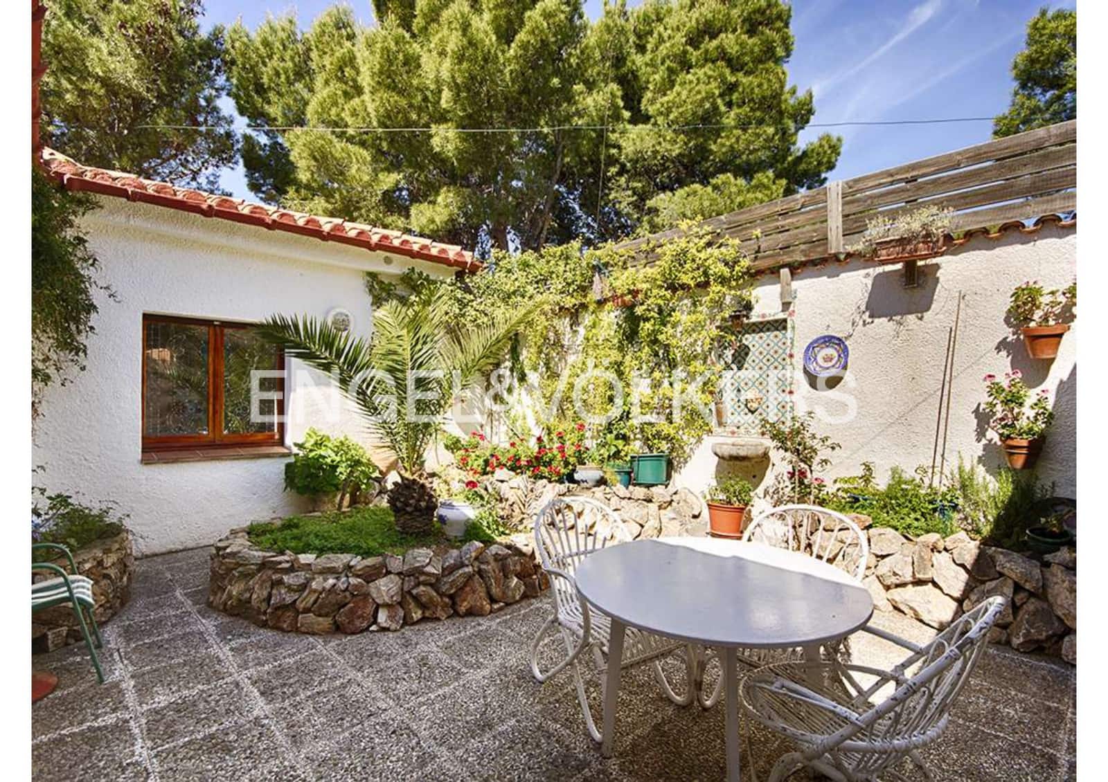 6 makuuhuone Huvila myytävänä paikassa Llanca mukana 
autotalli - 750 000 € (Ref: 9005805)