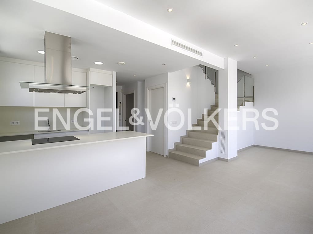 4 soverom Rekkehus til salgs i Empuriabrava med svømmebasseng garasje - € 649 000 (Ref: 9005809)