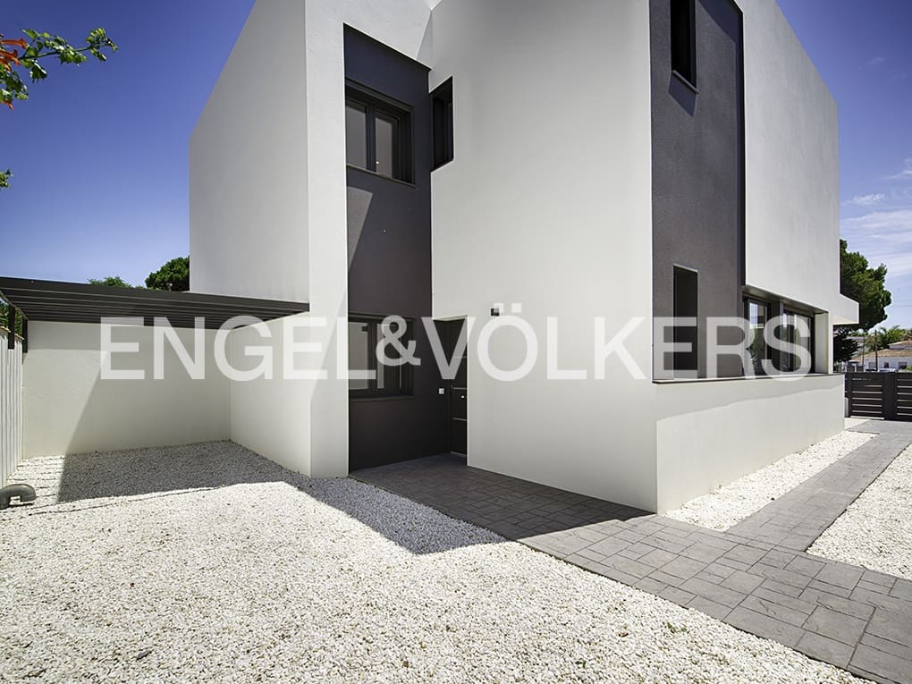 4 soverom Rekkehus til salgs i Empuriabrava med svømmebasseng garasje - € 649 000 (Ref: 9005809)