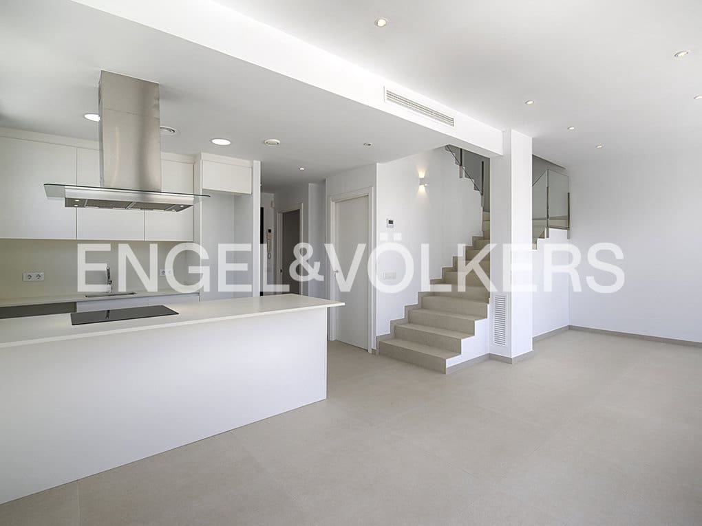 4 bedroom Terraced Villa for sale in Empuriabrava with pool garage - € 635,000 (Ref: 9005809)