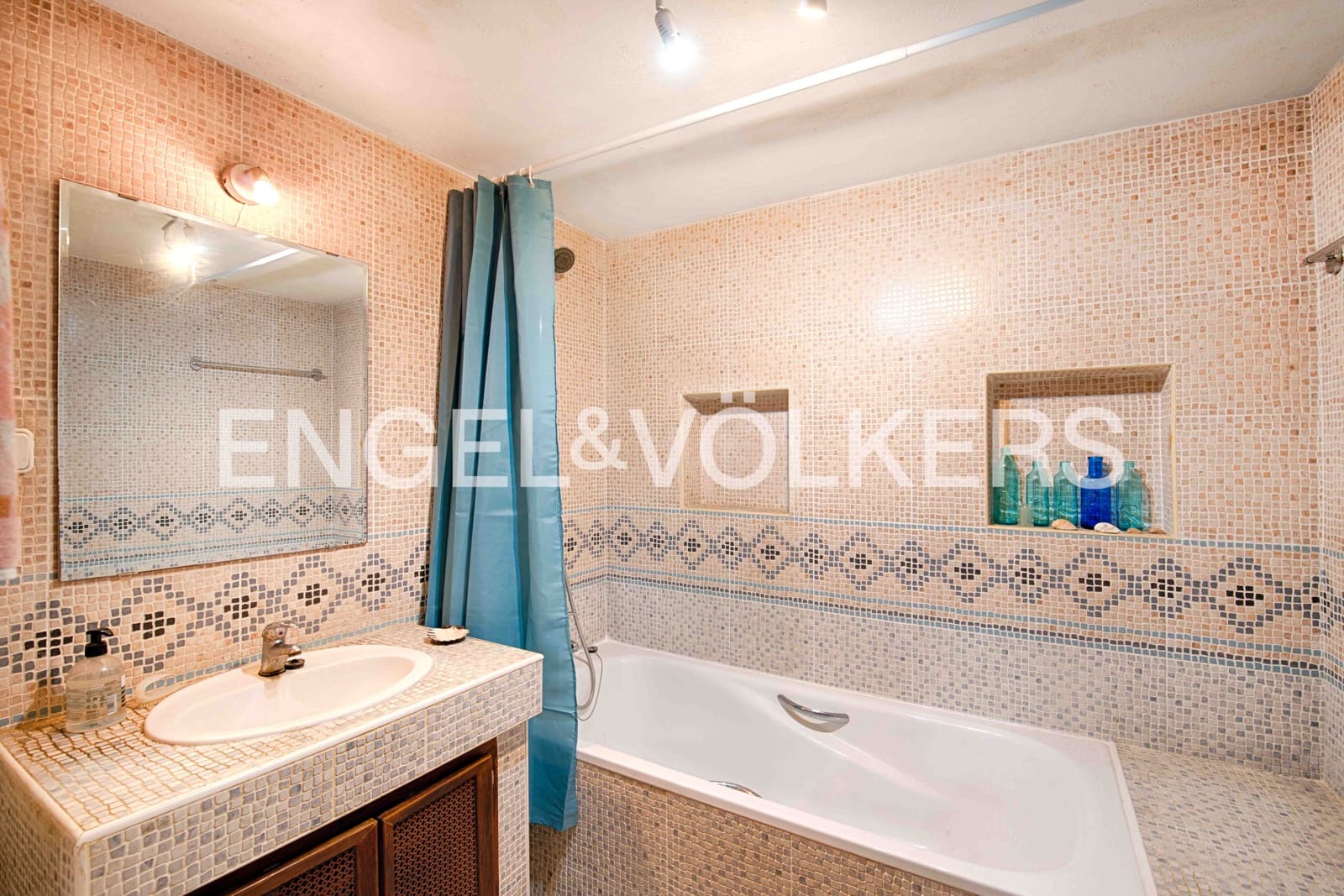 4 soveværelse Byhus til salg i Vilajuiga med swimmingpool - € 355.000 (Ref: 9013501)