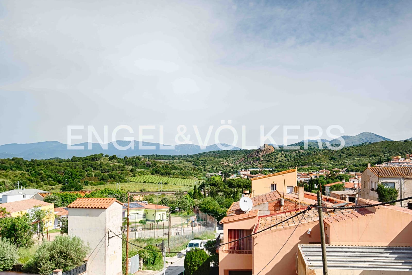 4 soveværelse Byhus til salg i Vilajuiga med swimmingpool - € 355.000 (Ref: 9013501)