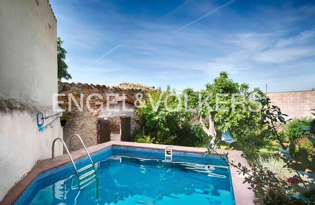 4 bedroom Townhouse for sale in Vilajuïga with pool - € 355,000 (Ref: 9013501)