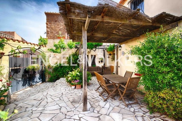 4 bedroom Townhouse for sale in Vilajuïga with pool - € 355,000 (Ref: 9013501)