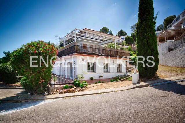 2 soveværelse Lejlighed til salg i Llançà med garage - € 295.000 (Ref: 9022254)